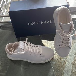 COLE HANN RUNNERS (Brand New size 6.5) WOMENS
